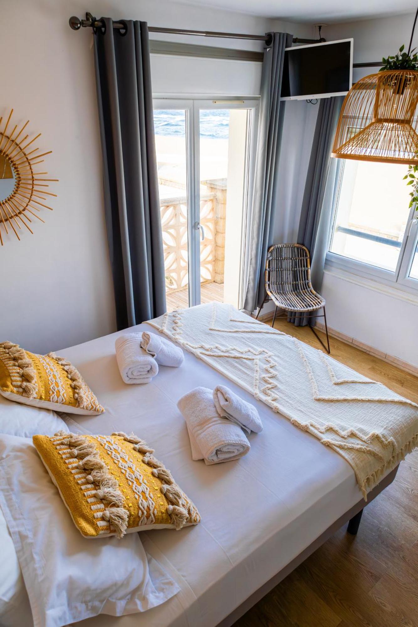 Hotel Restaurant La Cote Revee ルカート エクステリア 写真
